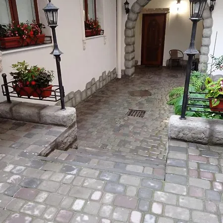 Rynok 25 Deluxe Center Lviv